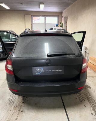 🚗🔧 Dostavba originální parkovací kamery s dynamickou trajektorií do vozu Škoda Octavia III 🔧🚗 Chcete při parkování...